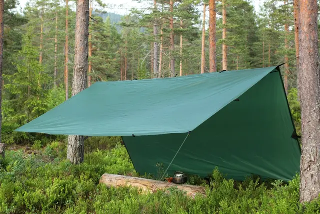 Tarp/Gapahuk m/tau og plugger 